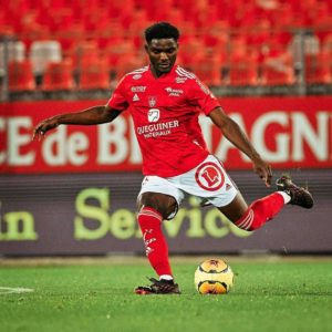 Première titularisation en Ligue 1 pour Lilian Brassier !